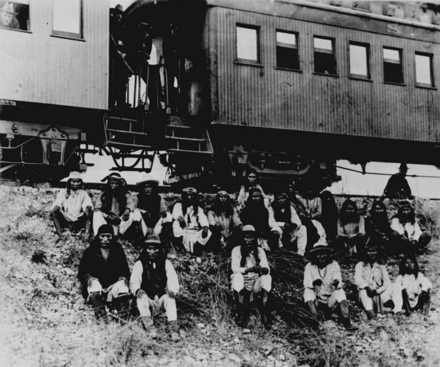 apache-indian-prisoners
