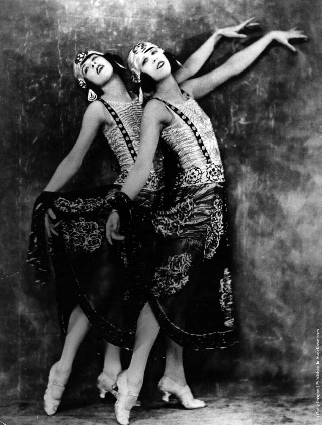 cabaret-dancers-16