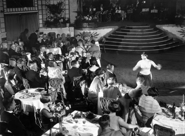 cabaret-dancers-18