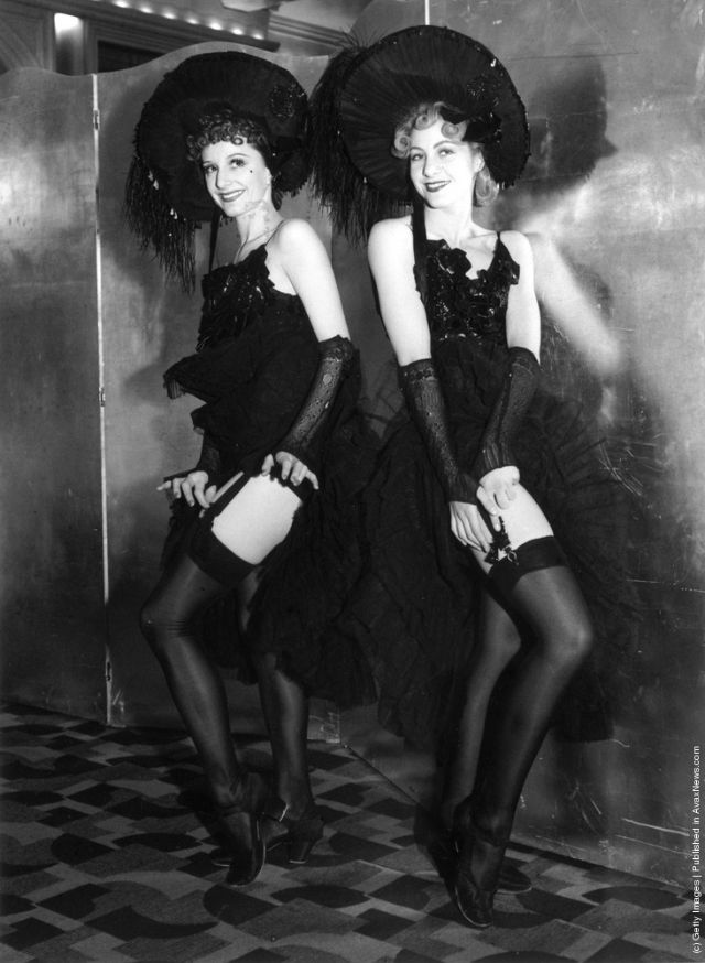 cabaret-dancers-28
