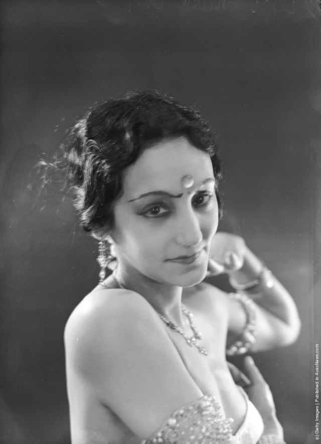 cabaret-dancers-9
