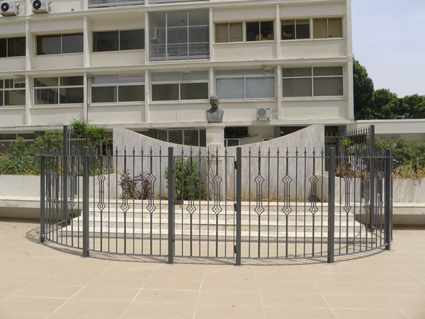 Προτομή-Δημοσθένη-Μιτσή-4n1