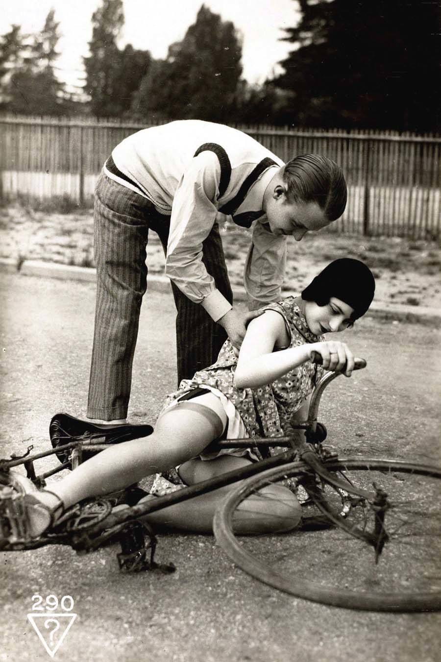 cheeky-postcards-1920s-bicycle