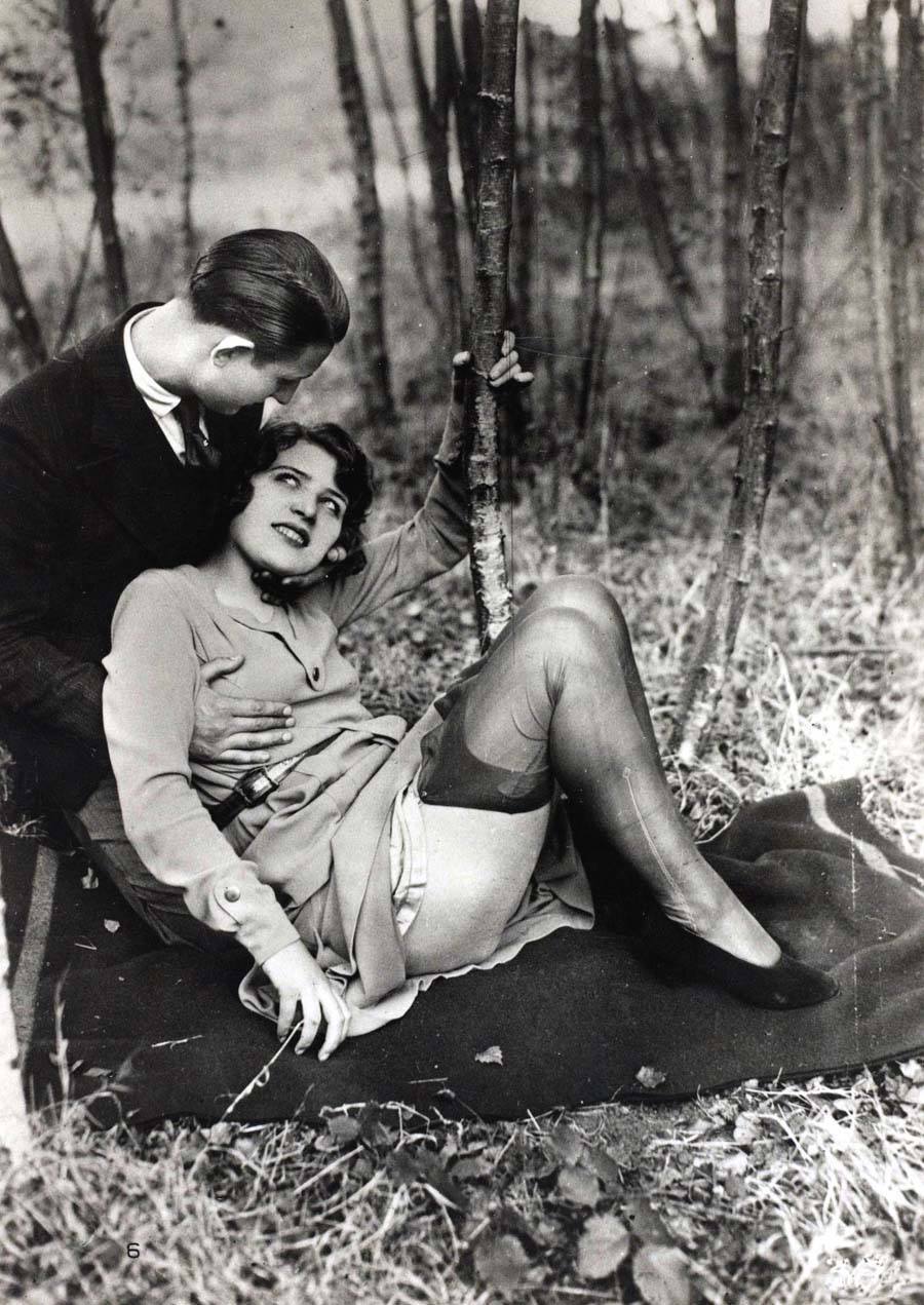 cheeky-postcards-1920s-blanket