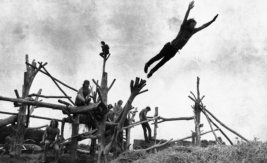 crazy-things-woodstock-festival-photography-8