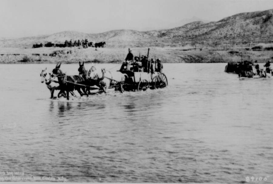 infantry-crossing-the-river