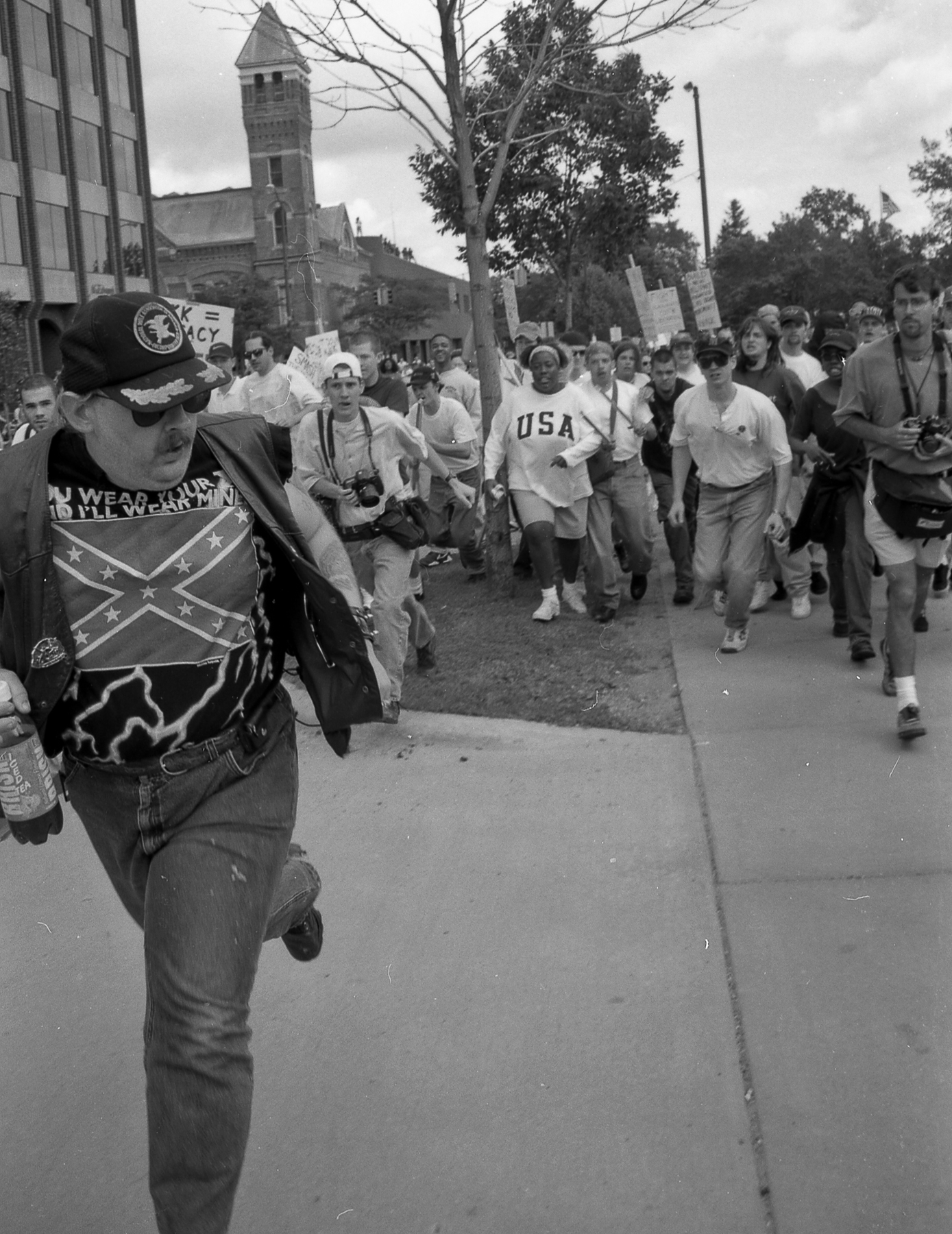 keshia-thomas-man-running-keshia-in-back4